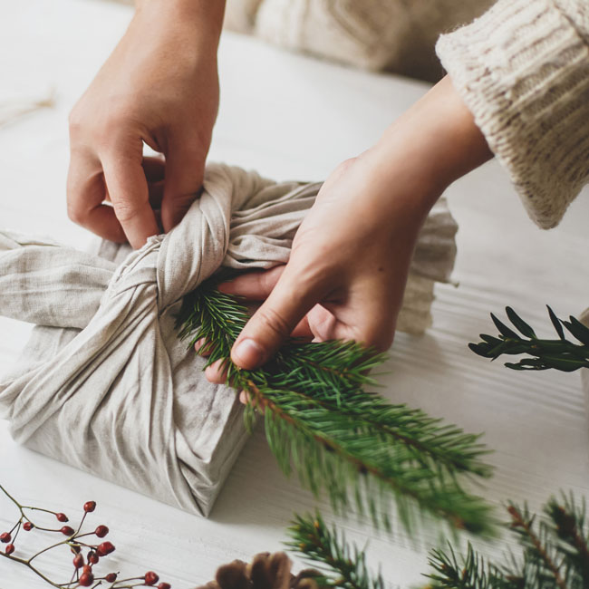 cadeau verpakken zonder afval met Avril Furoshiki